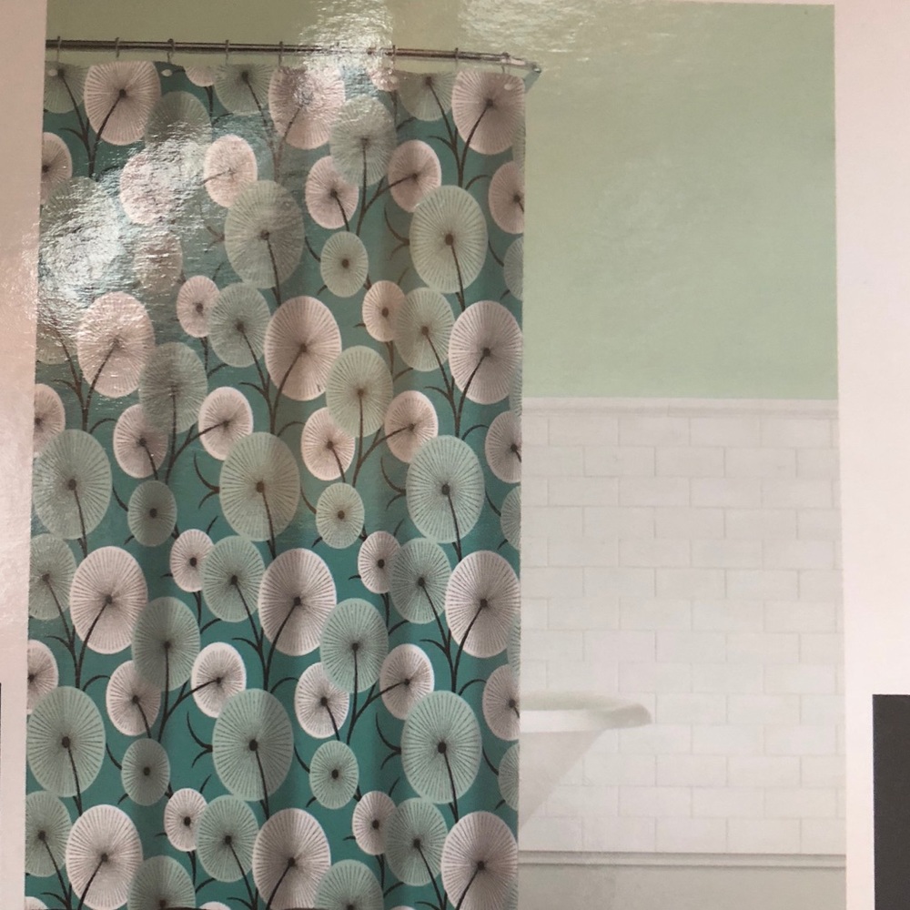 💙Gorgeous Light Blue Shower Curtain💙 - Picture 3 of 6